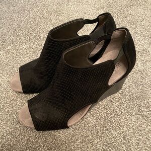 Black Shoes